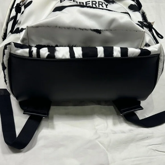 [BAG] BURBERRY Watercolour Econyl Backpack | Black White Tie-Dye Designer Luxury - Picture 5 of 12